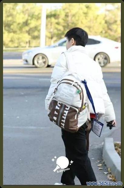 巧遇合照孙颖莎一枚 确切感打动东谈主心