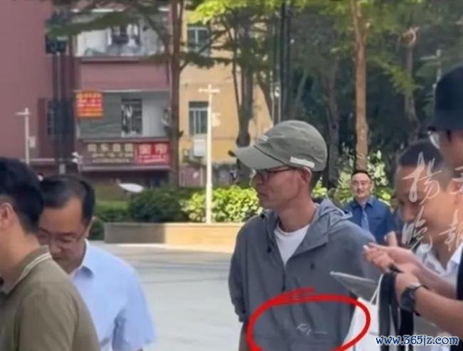 刘德华又入手帮年青导演了 助力新东谈主作品耀眼港澳